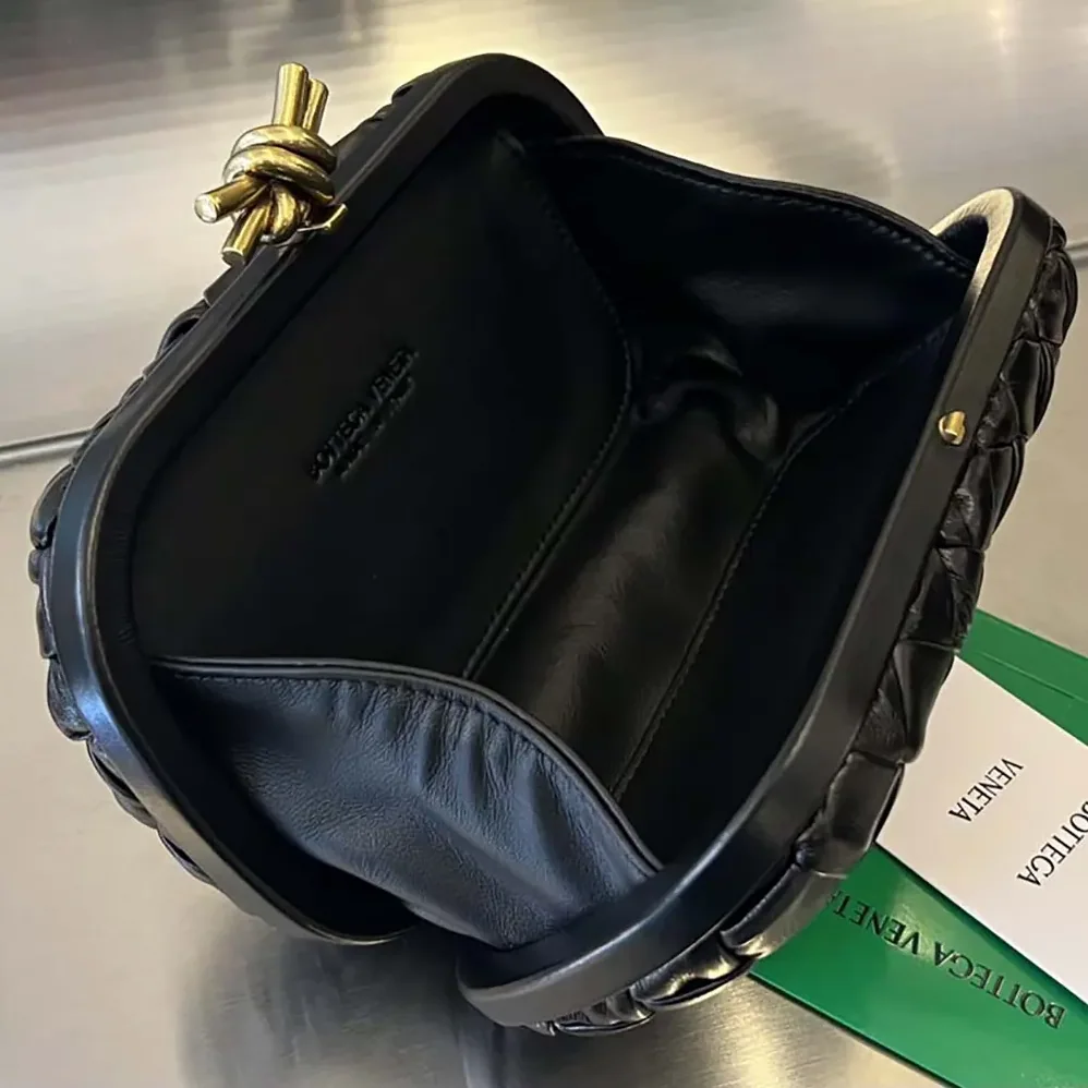 Bottega Veneta Knot Minaudière Clutch in Calfskin Leather for Women in Black Bottega Veneta Knot Minaudière Clutch in Calfskin Leather for Women in Black