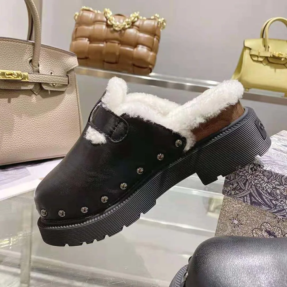 Dior Diorquake Clog Black Calfskin and White Shearling for Women Dior Diorquake Clog Black Calfskin and White Shearling for Women