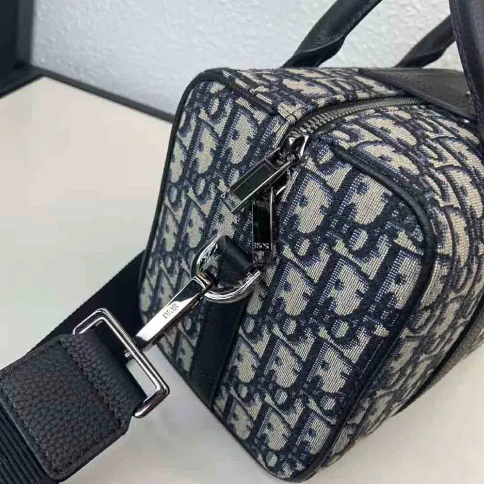 Dior Lingot 26 Bag Beige and Black Dior Oblique Jacquard for Men Dior Lingot 26 Bag Beige and Black Dior Oblique Jacquard for Men