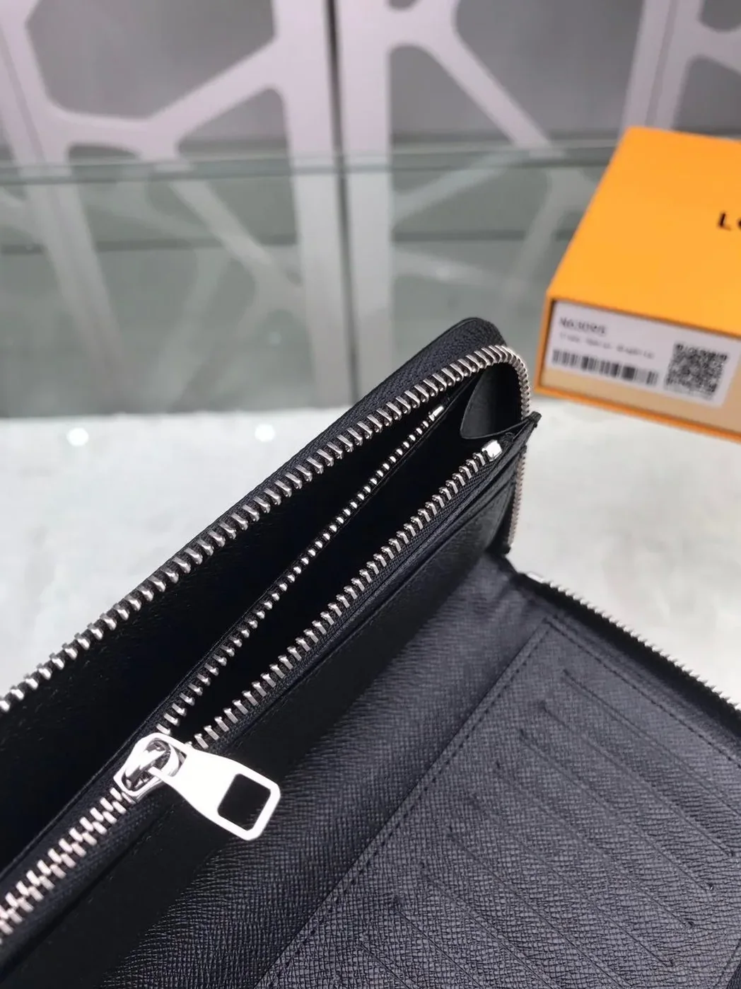 Louis Vuitton Zippy Wallet Vertical Damier Graphite Canvas
