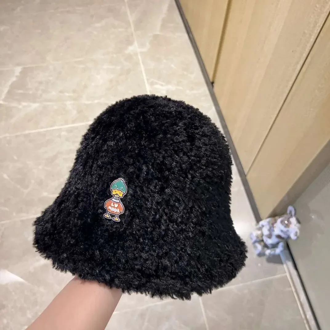 Louis Vuitton Duck Beanie LV Black