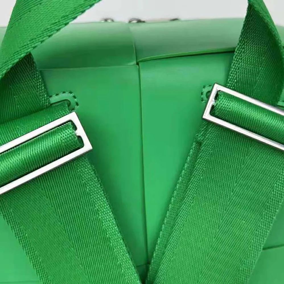 Bottega Veneta Arco Backpack in Calfskin Leather for Men in Green Bottega Veneta Arco Backpack in Calfskin Leather for Men in Green