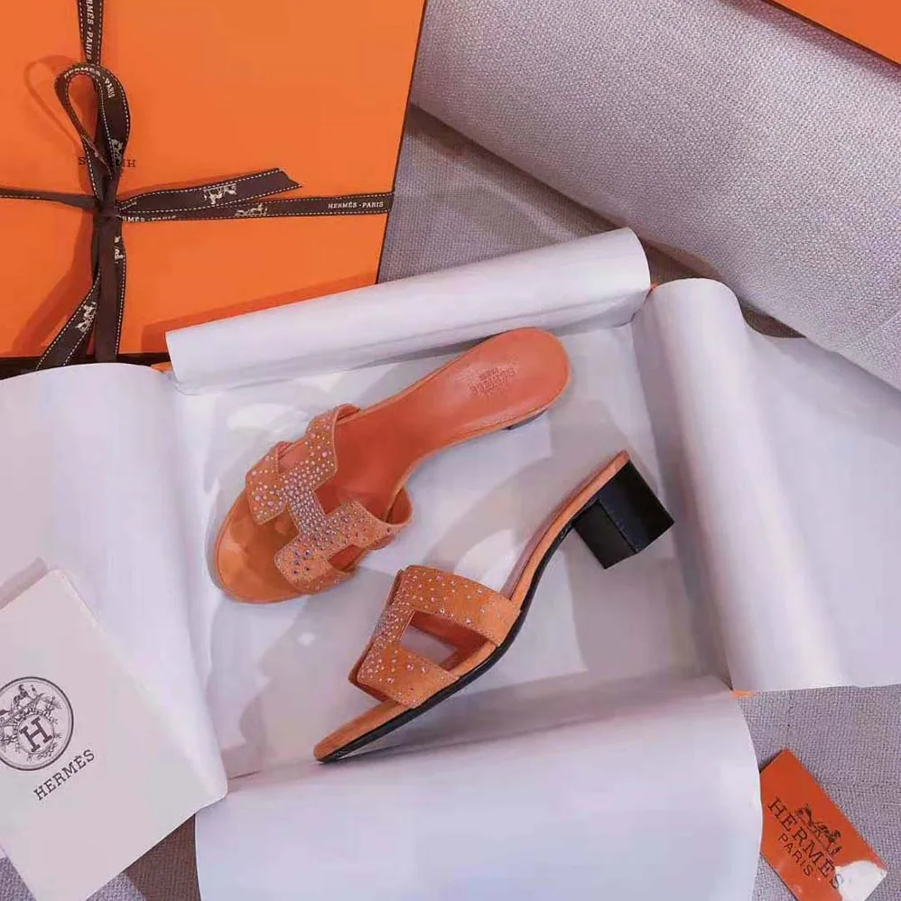 Hermes Oasis Sandal in Suede Goatskin for Women in Pink Hermes Oasis Sandal in Suede Goatskin for Women in Pink