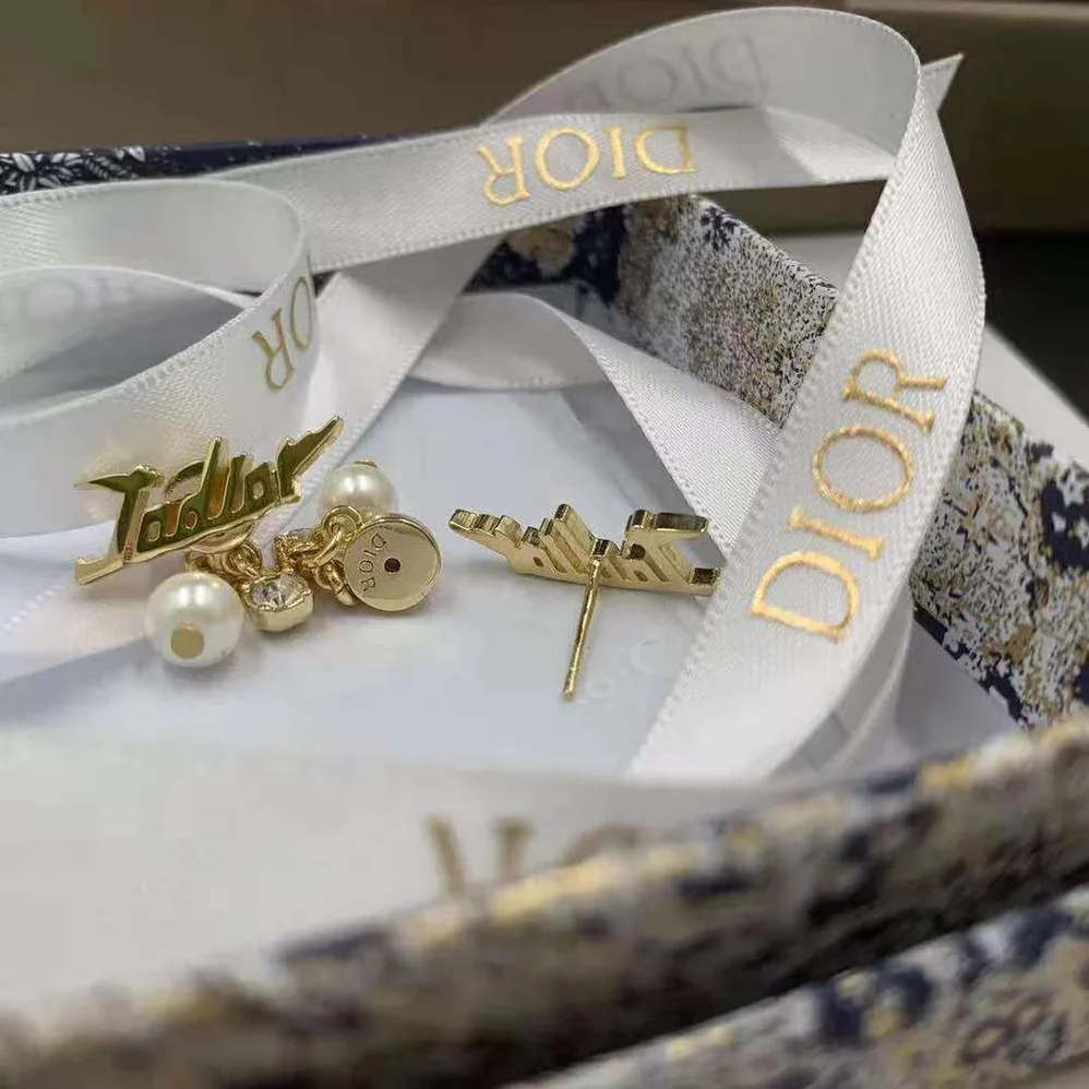 Dior Tribales Earrings Gold-Finish Metal and White Resin Pearls for Women Dior Tribales Earrings Gold-Finish Metal and White Resin Pearls for Women
