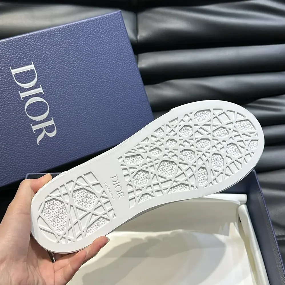 Dior B33 Sneaker White Grained Calfskin and White Dior Gravity Leather for Men Dior B33 Sneaker White Grained Calfskin and White Dior Gravity Leather for Men