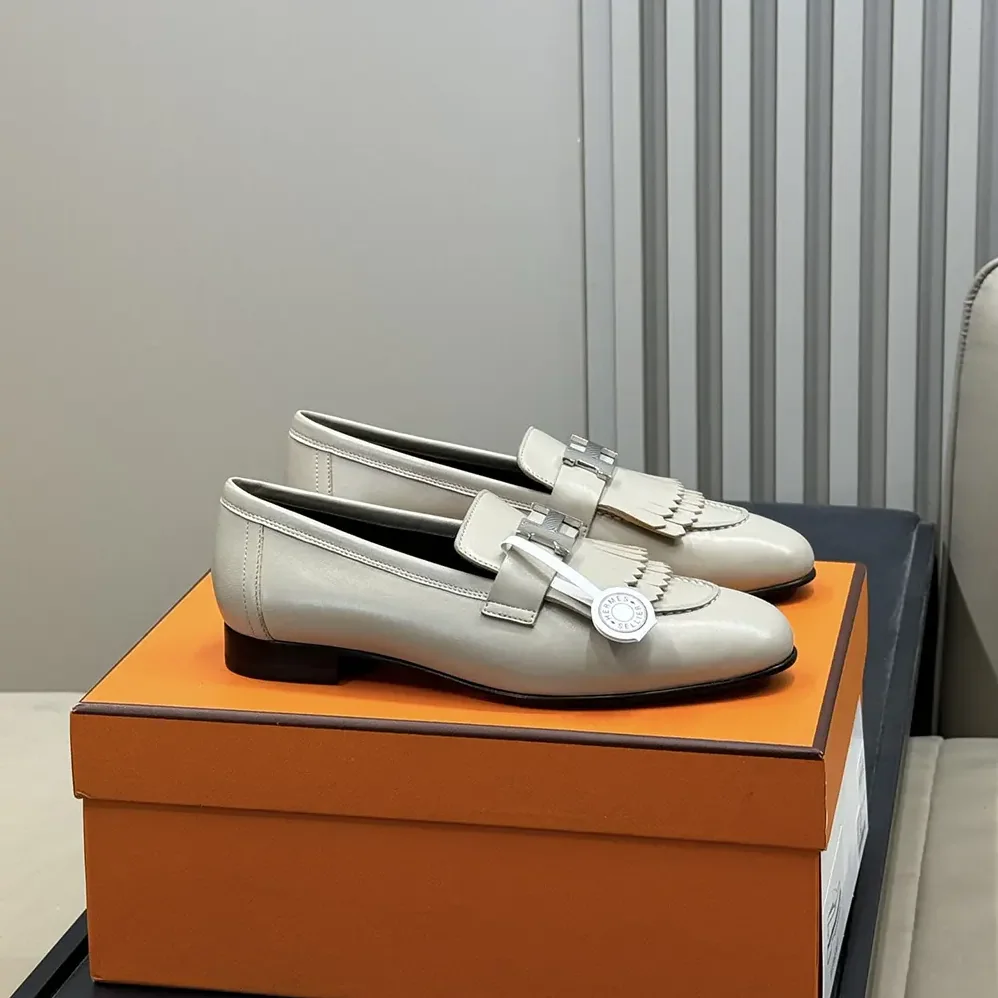 Hermes Royal loafer in Goatskin for Women in Gray Hermes Royal loafer in Goatskin for Women in Gray