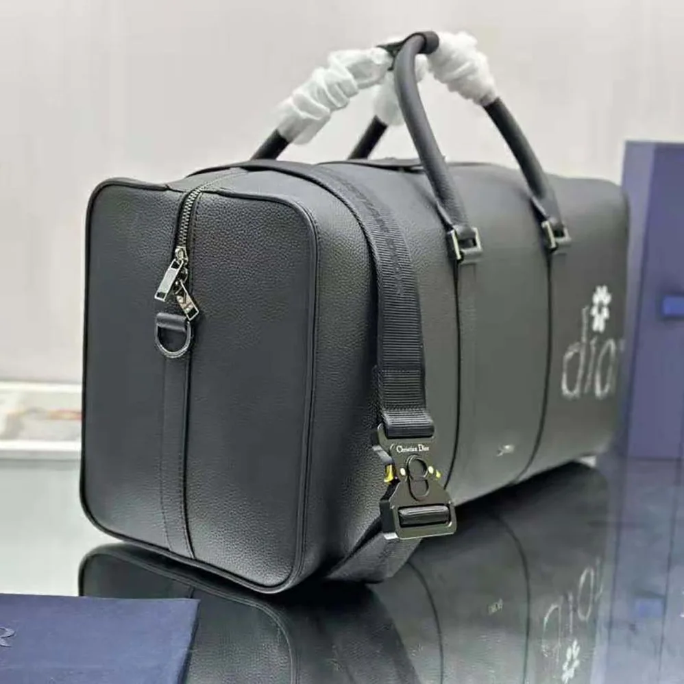 Dior By Erl Dior Lingot 50 Bag Black Grained Calfskin for Men Dior By Erl Dior Lingot 50 Bag Black Grained Calfskin for Men