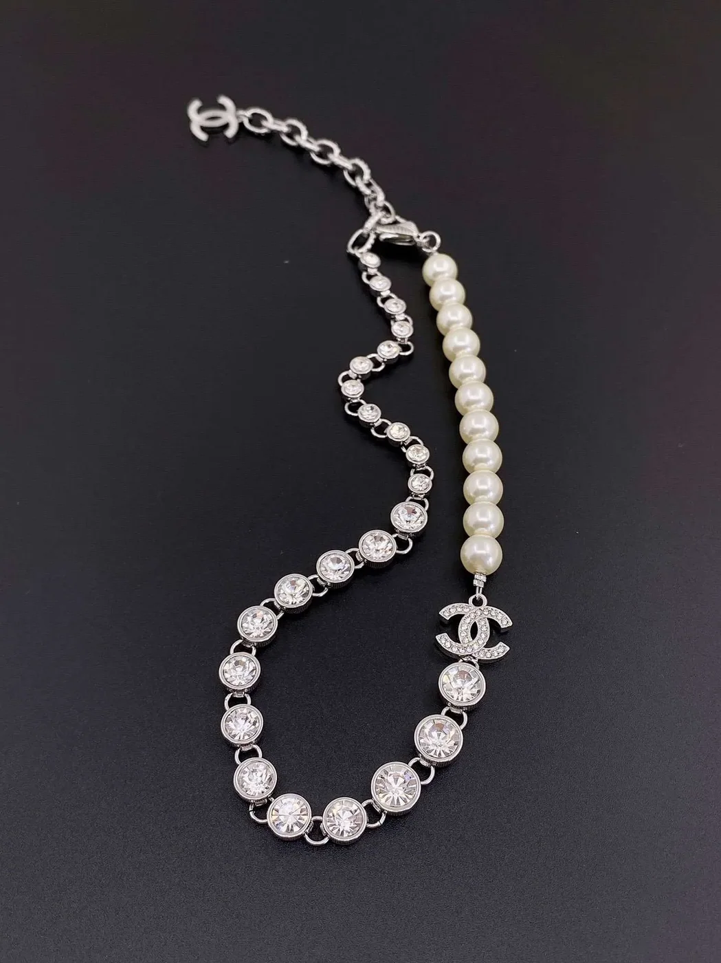 Chanel Chain Pearl Necklace White Chanel Chain Pearl Necklace White