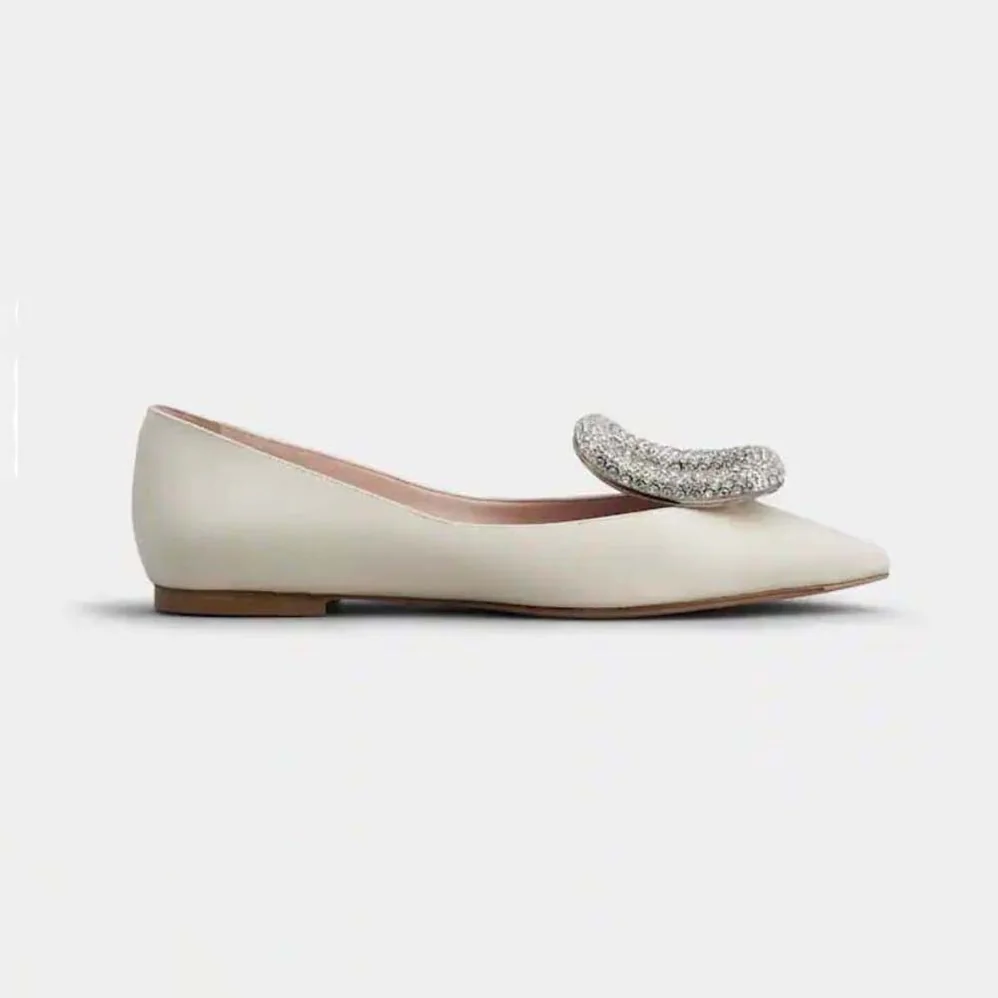 Roger Vivier Viv Choc Strass Buckle Ballerinas in Leather for Women in White Roger Vivier Viv Choc Strass Buckle Ballerinas in Leather for Women in White