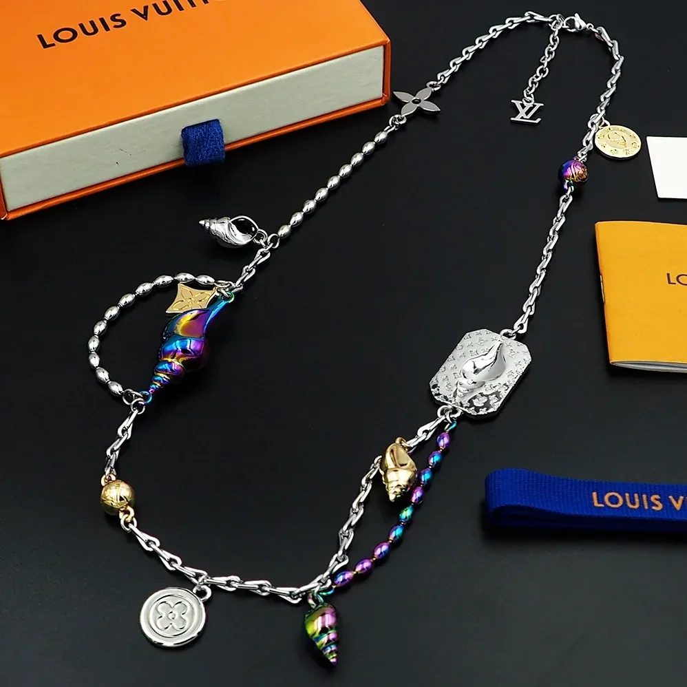 Louis Vuitton Shell Necklace Silver Louis Vuitton Shell Necklace Silver