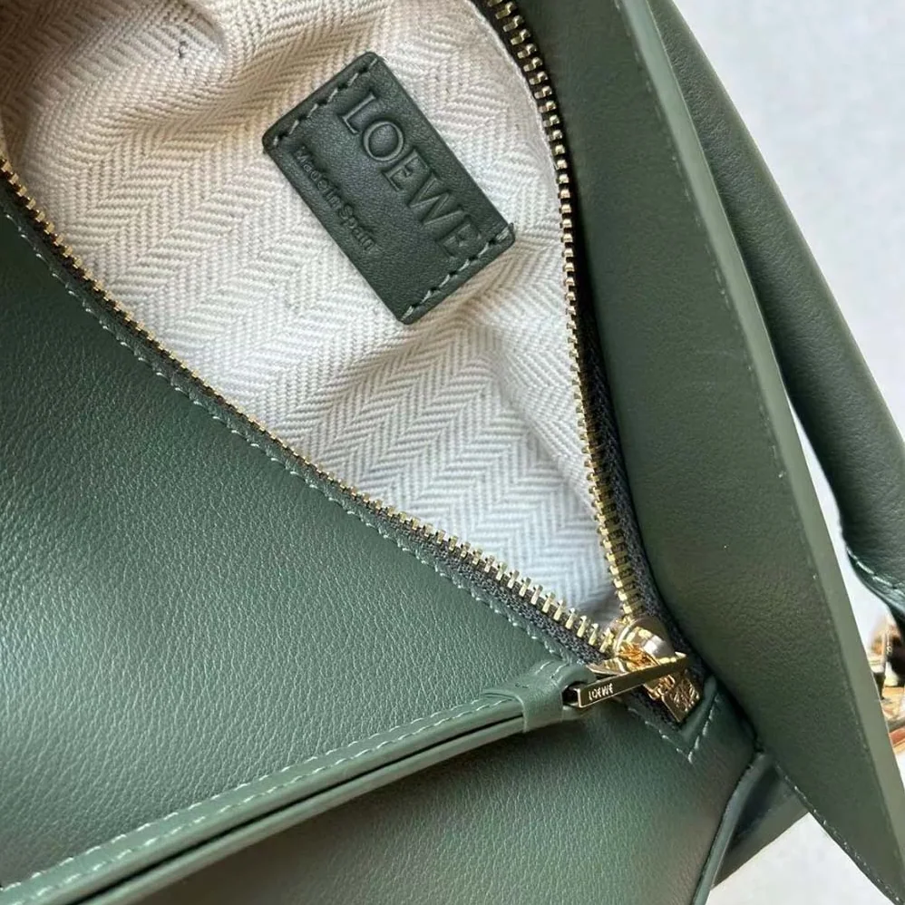 Loewe Small Puzzle Bag in Classic Calfskin for Unisex in Green Loewe Small Puzzle Bag in Classic Calfskin for Unisex in Green