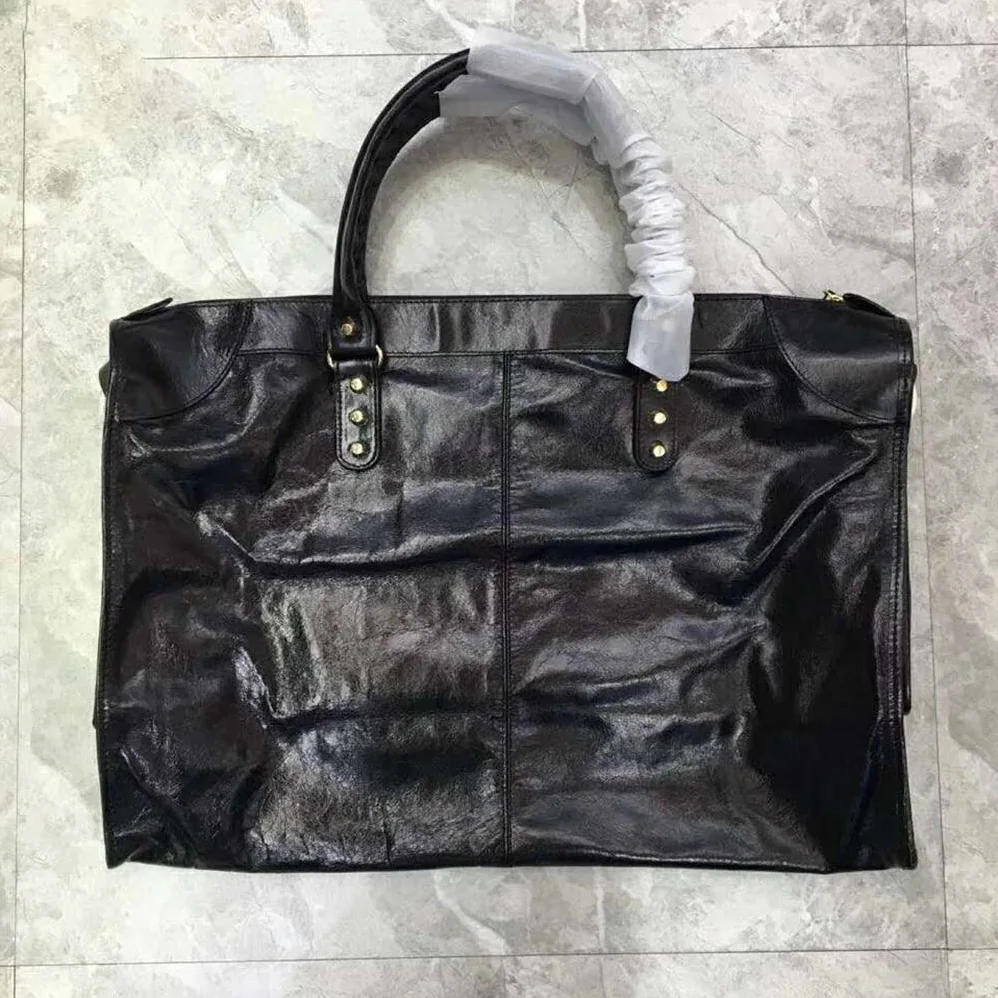Balenciaga Classic City Medium Sized Lambskin Hand Carry Shoulder Bag for Women Balenciaga Classic City Medium Sized Lambskin Hand Carry Shoulder Bag for Women