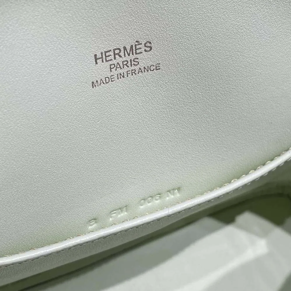 Hermes Bolide 1923 Bag in Epsom Calfskin for Unisex in Lime Hermes Bolide 1923 Bag in Epsom Calfskin for Unisex in Lime