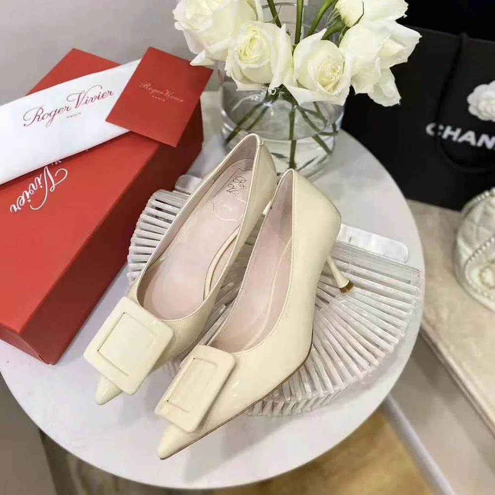 Roger Vivier Viv' In The City Pumps in Patent Leather for Women in White