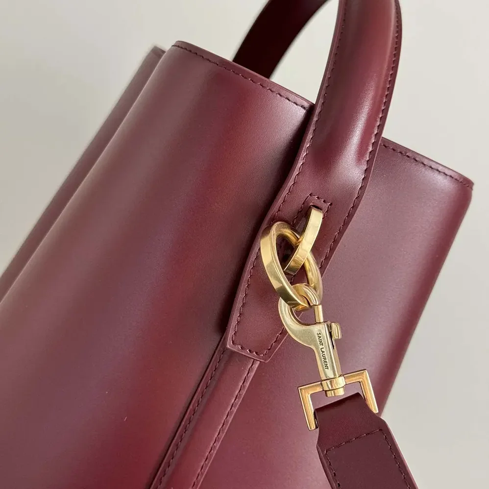 Saint Laurent YSL Le 37 in Shiny Leather for Women in Maroon