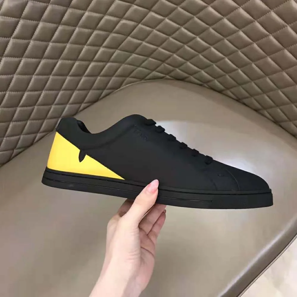 Fendi Sneakers Black Leather Low for Men in Tops Rubber Cupsole