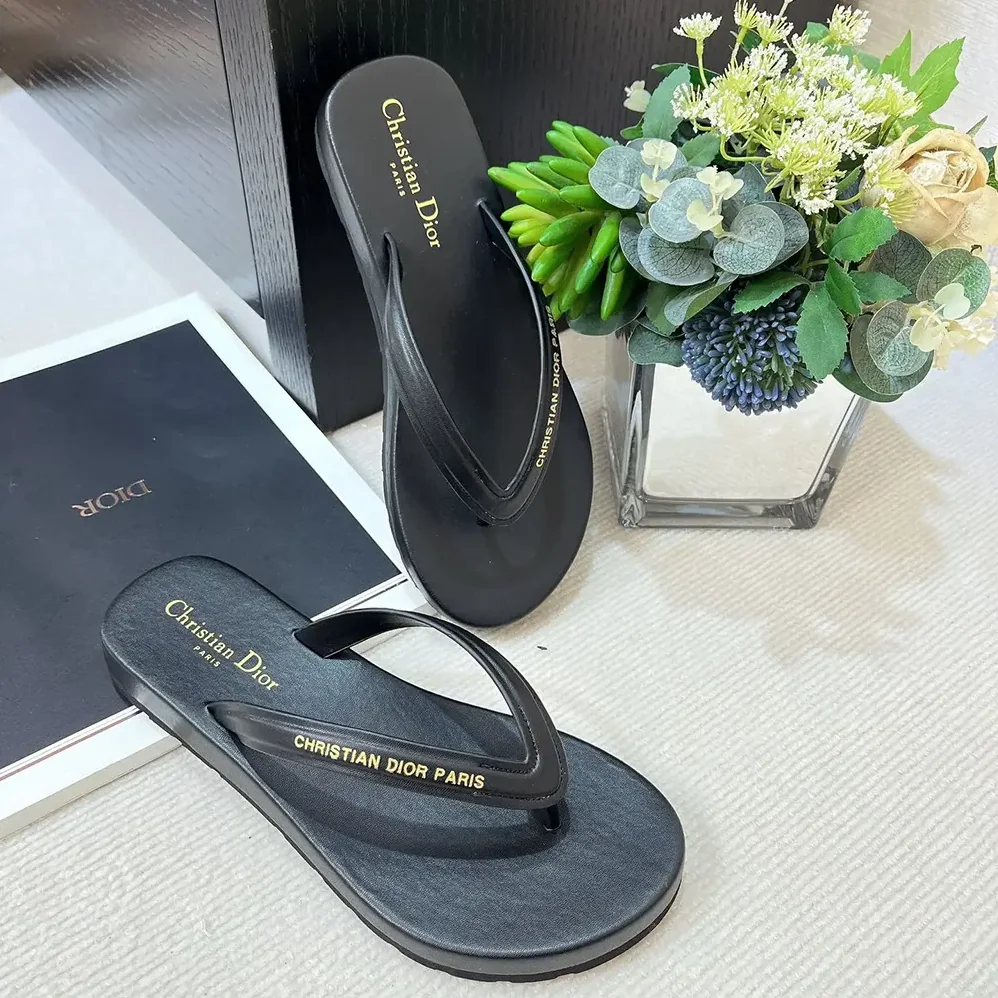 Dior Diorsea Thong Sandal Black Leather for Women in Effect Fabric Dior Diorsea Thong Sandal Black Leather for Women in Effect Fabric
