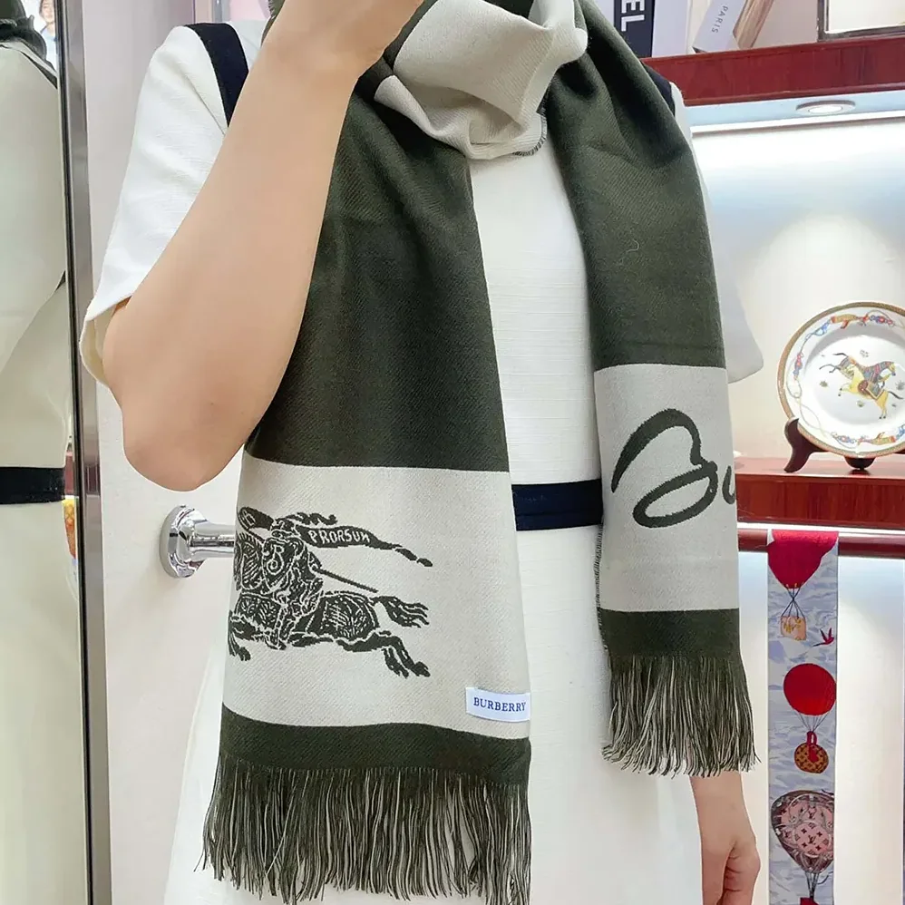 Burberry EKD Logo Wool Scarf for Unisex in Dark Green