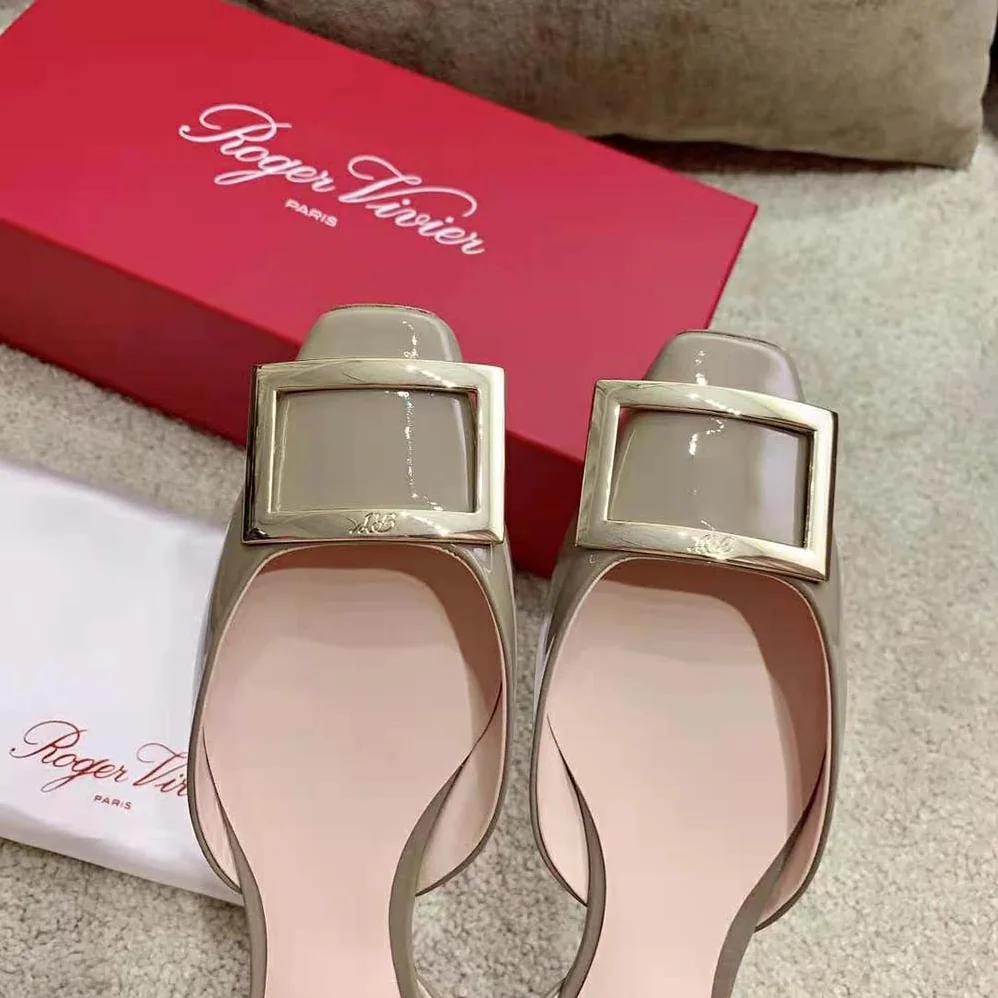 Roger Vivier Trompette Dorsay Metal Buckle Ballerinas in Patent Leather for Women in Beige Roger Vivier Trompette Dorsay Metal Buckle Ballerinas in Patent Leather for Women in Beige