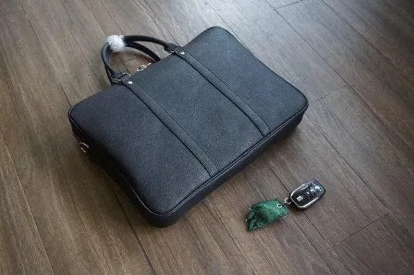 Amazing Porte-Documents Voyage PM Taiga Leather