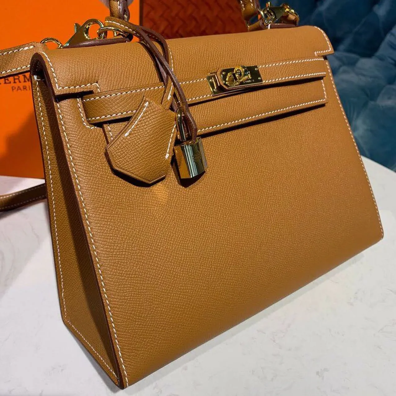 Hermes Kelly Gold Gold Toned Hardware / Hermes Kelly Gold Gold Toned Hardware /