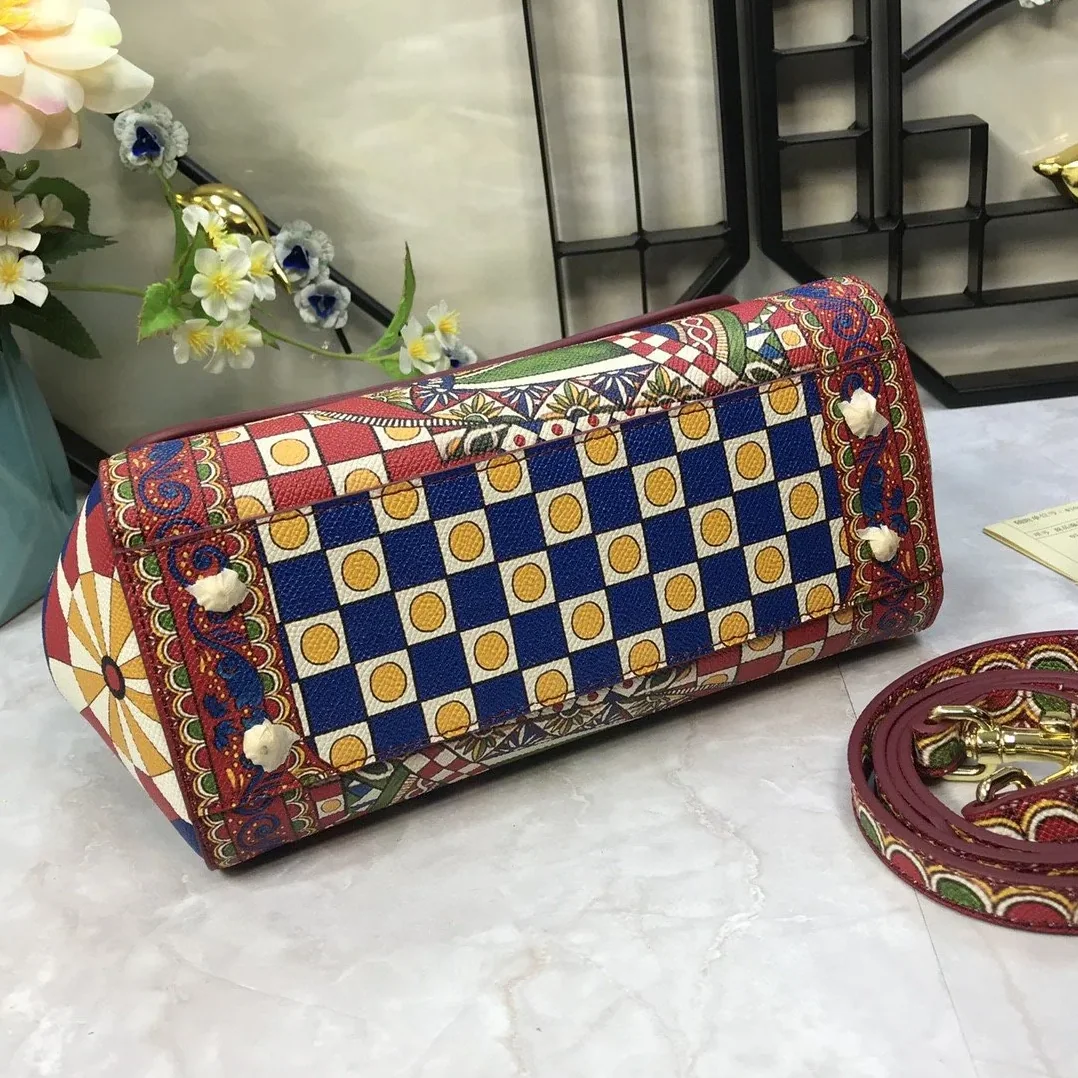 Dolce & Gabbana 90s Sicily Bag With Logo Print Multicolor / DG Dolce & Gabbana 90s Sicily Bag With Logo Print Multicolor / DG