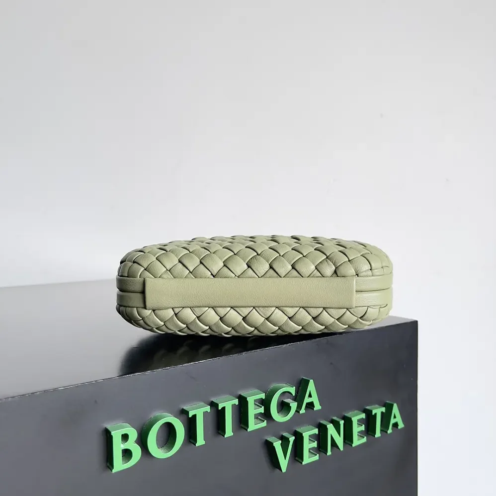 Bottega Veneta Knot Minaudière Clutch in Calfskin Leather for Women in Lime Bottega Veneta Knot Minaudière Clutch in Calfskin Leather for Women in Lime