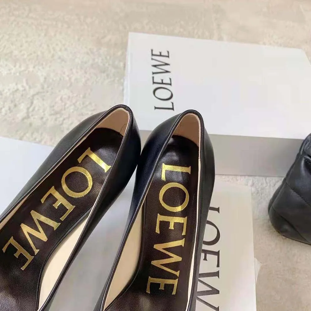 Loewe Toy Pump in Goatskin for Women in Black