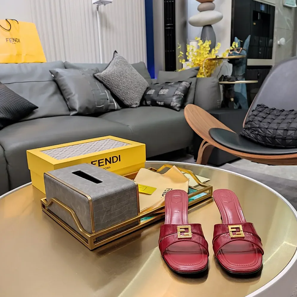 Fendi FFold Red EEl Leather Medium for Women in heeled Sandals Fendi FFold Red EEl Leather Medium for Women in heeled Sandals