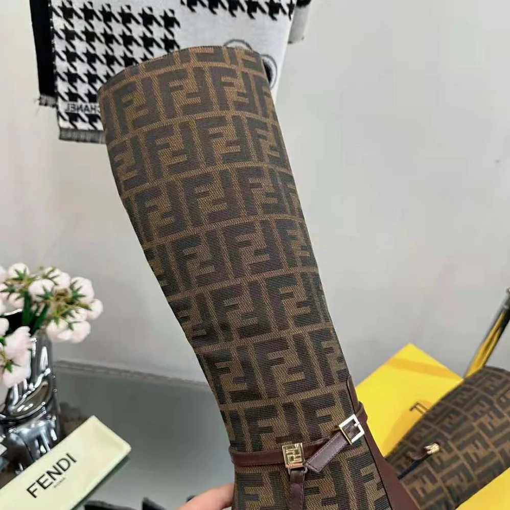 Fendi Delfina Brown Leather High for Women in heeled Boots