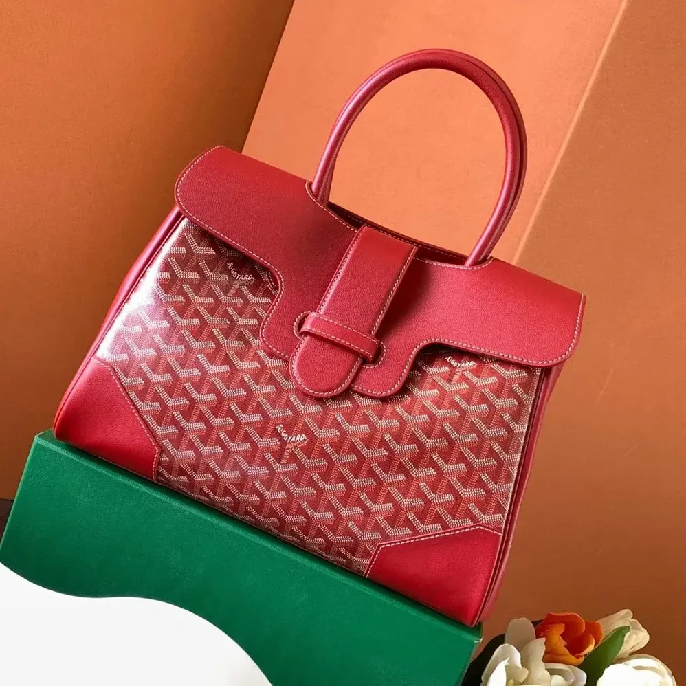 Goyard Saïgon Tote Bag for Women in Red Goyard Saïgon Tote Bag for Women in Red