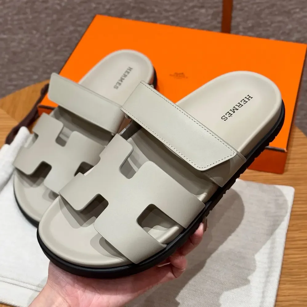 Hermes Chypre Sandal for Unisex in Beige Nomade Hermes Chypre Sandal for Unisex in Beige Nomade