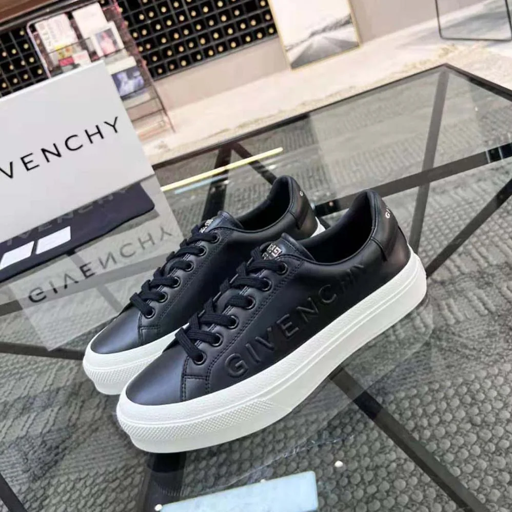 Givenchy City Sport Sneakers in GIVENCHY Leather for Men in Black Givenchy City Sport Sneakers in GIVENCHY Leather for Men in Black