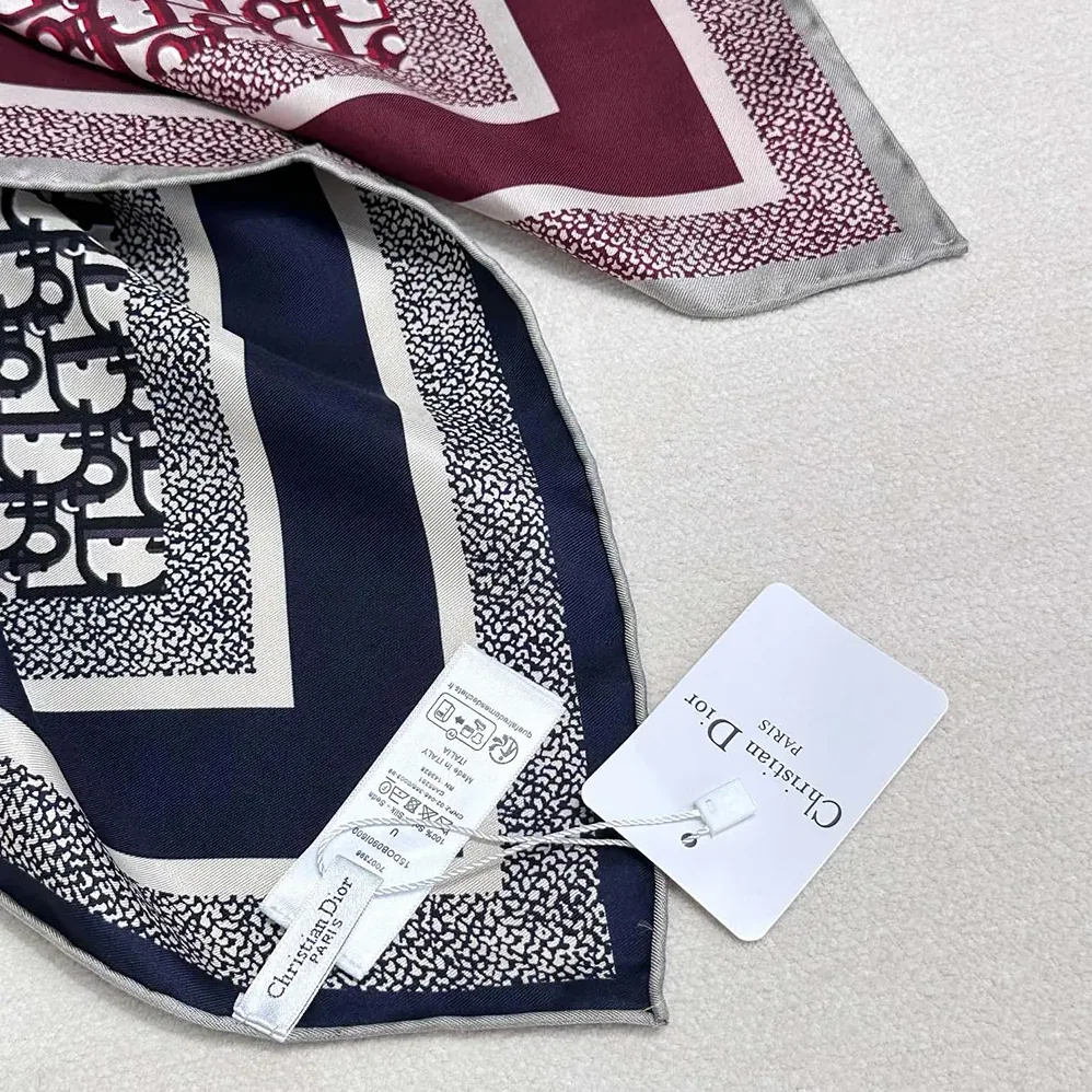 Dior Dior Oblique Diortwin 90 Square Scarf Burgundy and Navy Blue Silk Twill for Unisex Dior Dior Oblique Diortwin 90 Square Scarf Burgundy and Navy Blue Silk Twill for Unisex