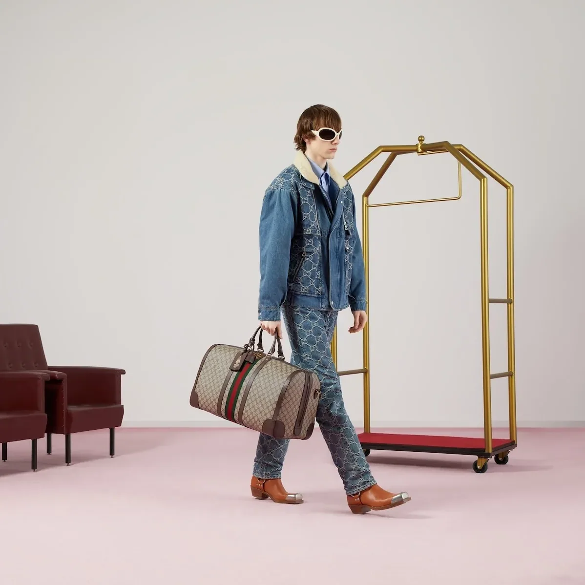 Gucci Savoy Large Duffle Bag in Beige Gold Hardware Gucci Savoy Large Duffle Bag in Beige Gold Hardware