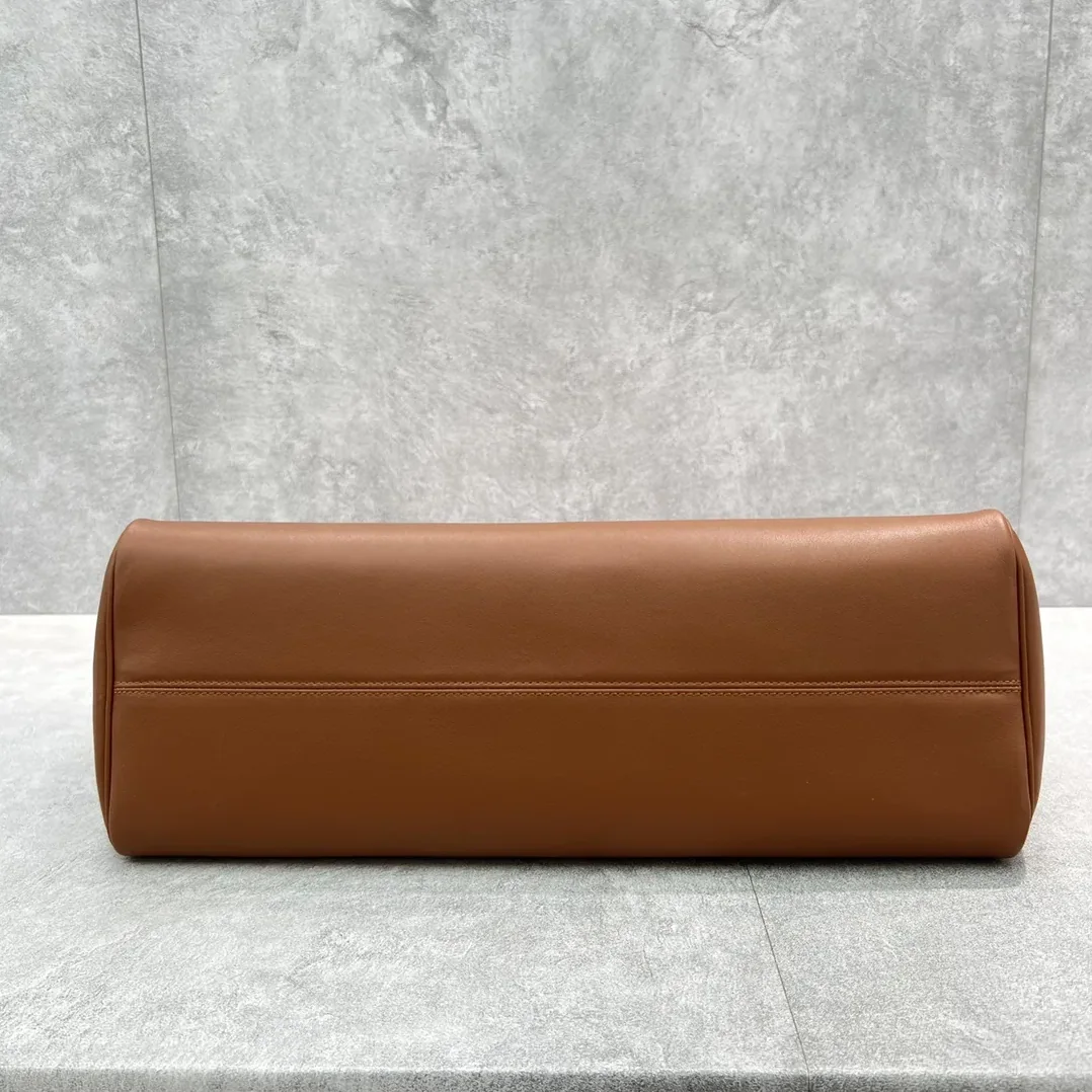 Celine Cabas Drawstring Cuir Triomphe Tan / .04LU Celine Cabas Drawstring Cuir Triomphe Tan / .04LU