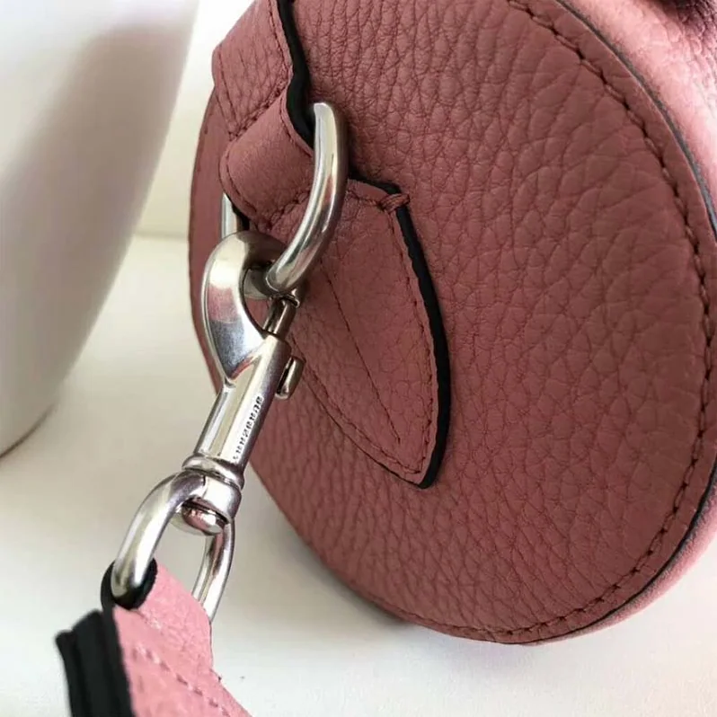 Burberry The Leather Barrel Bag for Women in Pink