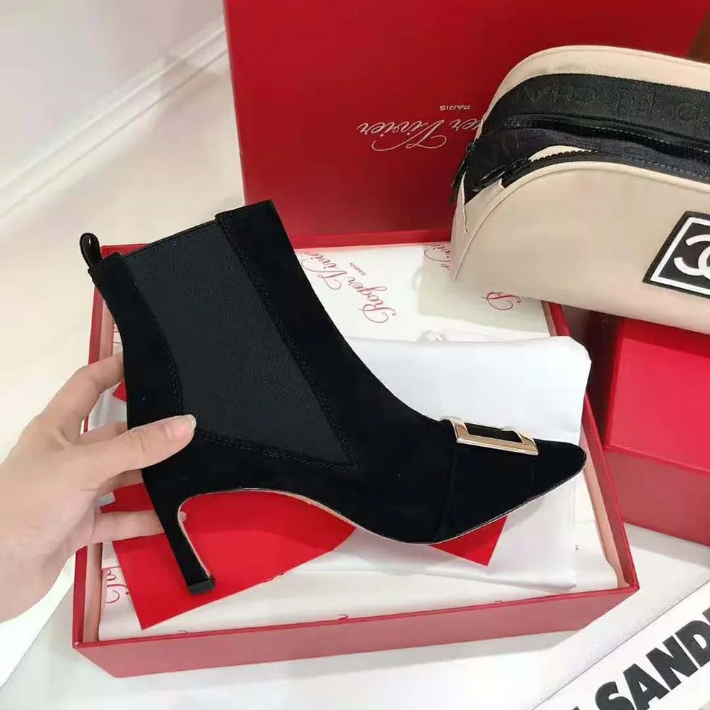 Roger Vivier Trompette Chelsea Boots in 6.5 cm Heel for Women in Black Roger Vivier Trompette Chelsea Boots in 6.5 cm Heel for Women in Black