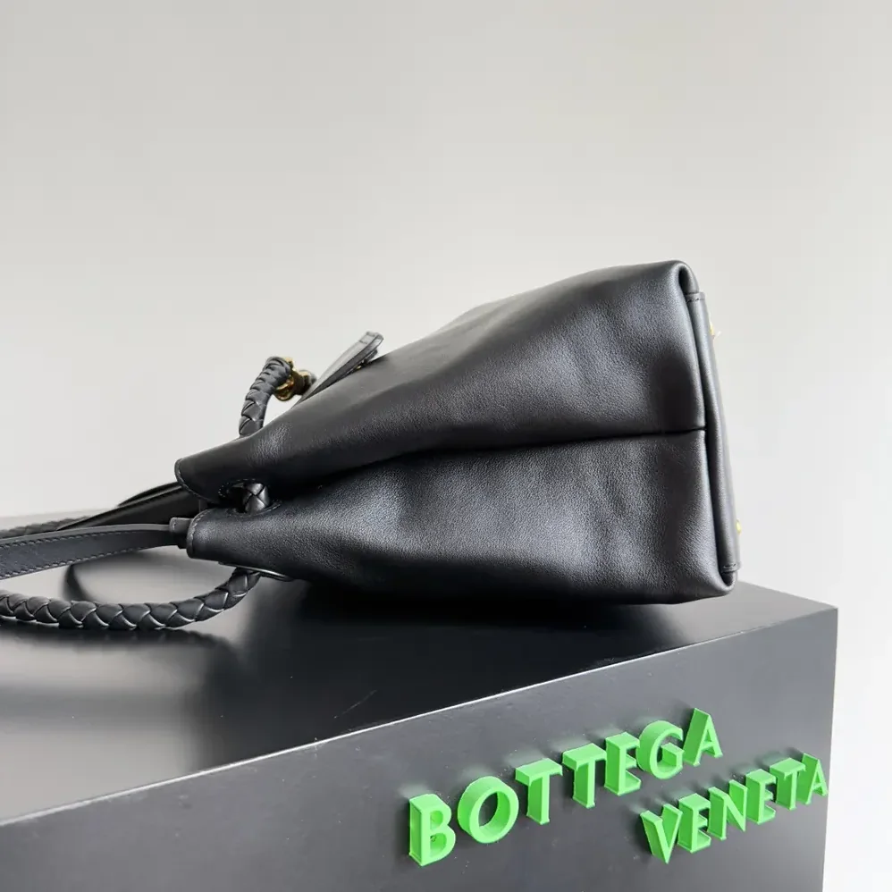 Bottega Veneta Medium Ciao Ciao for Women in Black Bottega Veneta Medium Ciao Ciao for Women in Black