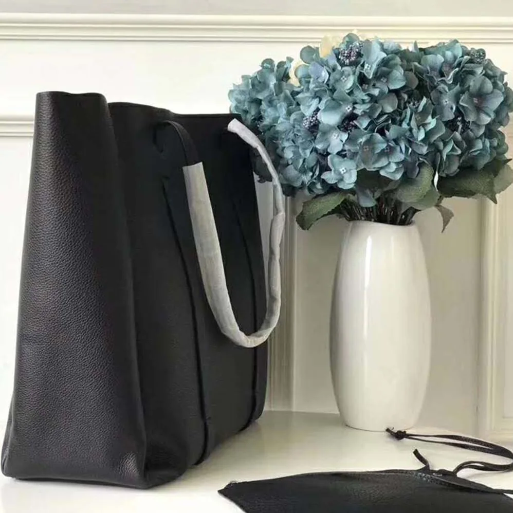 Balenciaga Everyday Tote S Calfskin Tote with Thin Handles for Women
