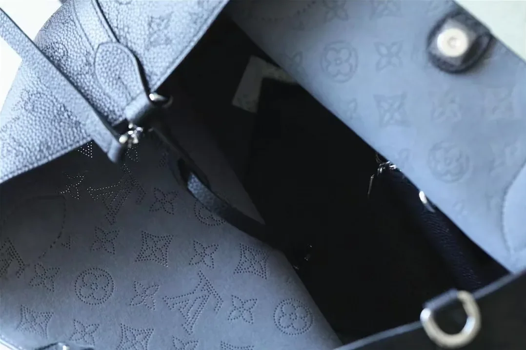 Louis Vuitton Neverfull MM Black / Louis Vuitton Neverfull MM Black /