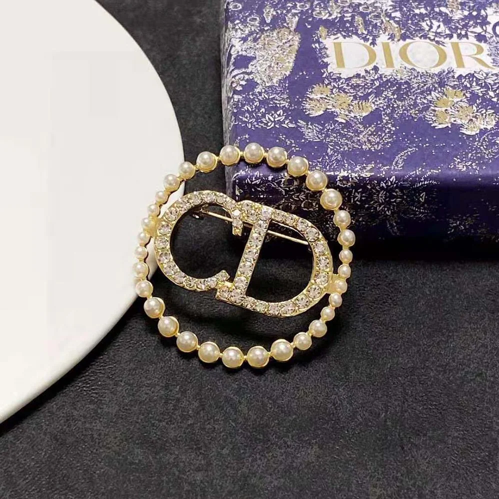 Dior Clair D Lune Brooch Gold for Women in Finish Metal Dior Clair D Lune Brooch Gold for Women in Finish Metal