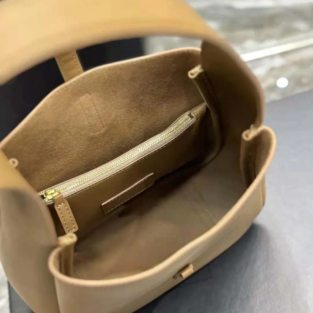 Saint Laurent YSL Le 5 à 7 Soft Small in Smooth Leather for Women in Brown Saint Laurent YSL Le 5 à 7 Soft Small in Smooth Leather for Women in Brown
