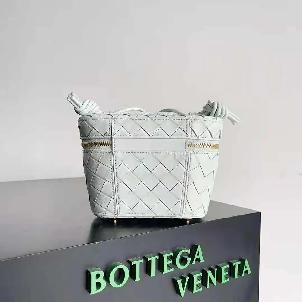 Bottega Veneta Mini Intrecciato Leather Vanity Case with Cross-Body Strap for Women in White Bottega Veneta Mini Intrecciato Leather Vanity Case with Cross-Body Strap for Women in White