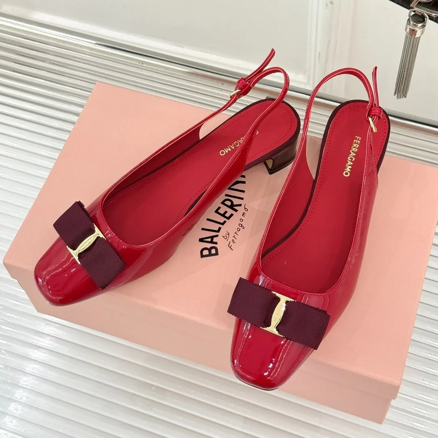 Ferragamo Iconic Bow Slingback Flame Red 01J701 Ferragamo Iconic Bow Slingback Flame Red 01J701