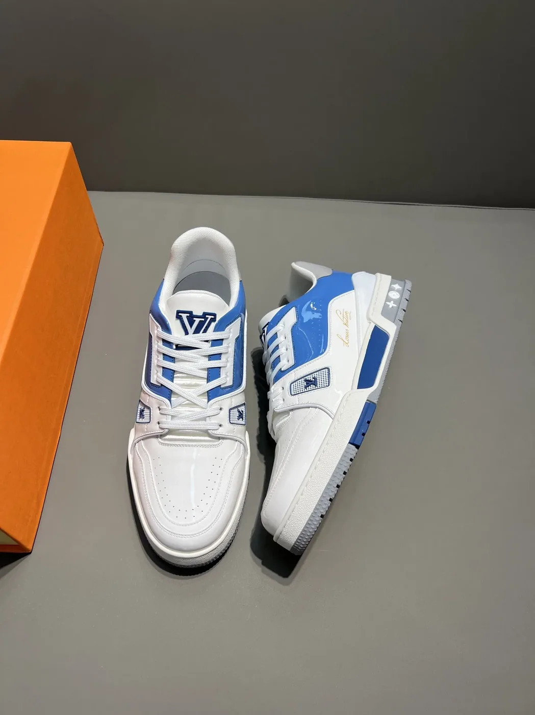 Louis Vuitton Trainer Sneaker White in Blue Virgil Abloh