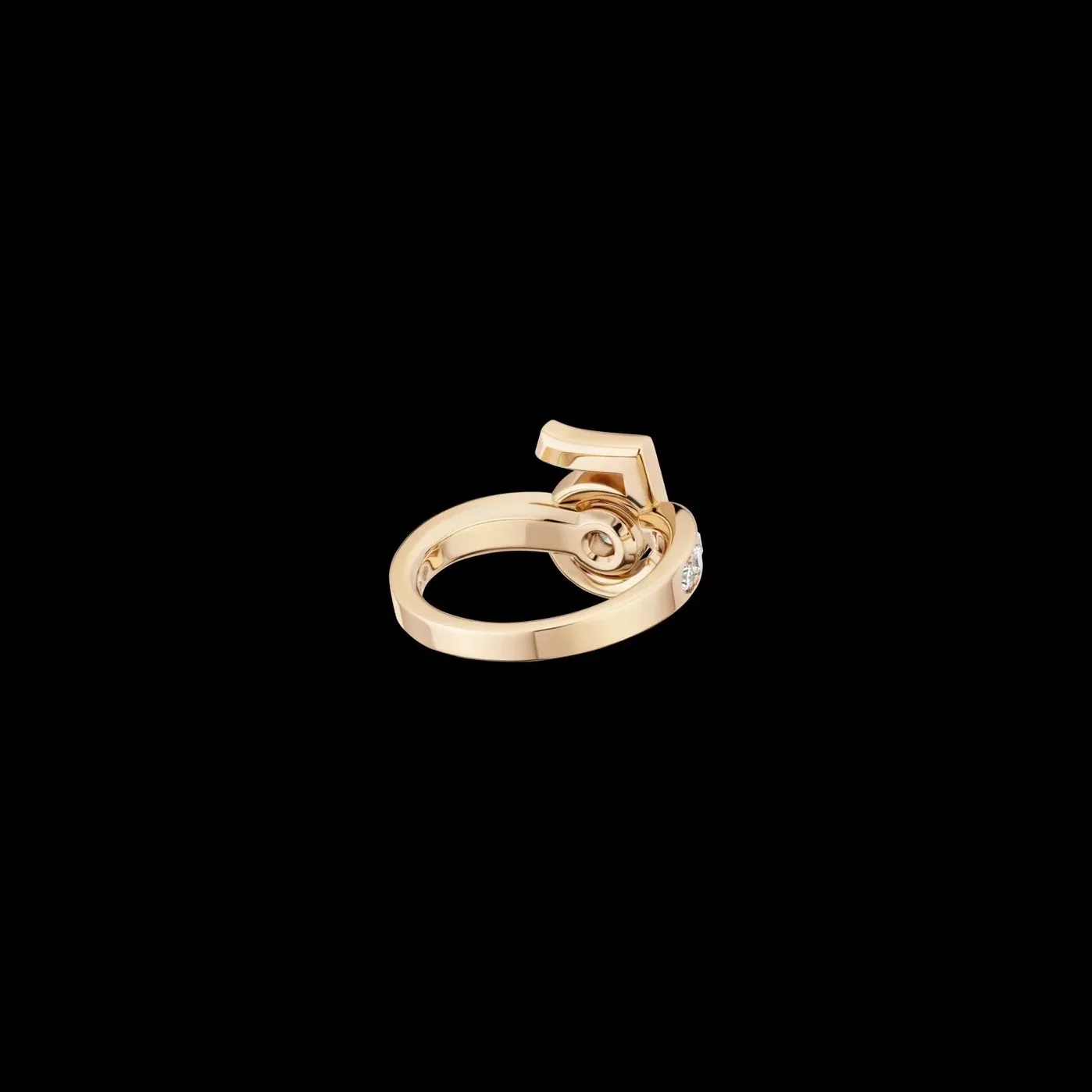 Chanel Eternal N°5 Ring Beige Gold
