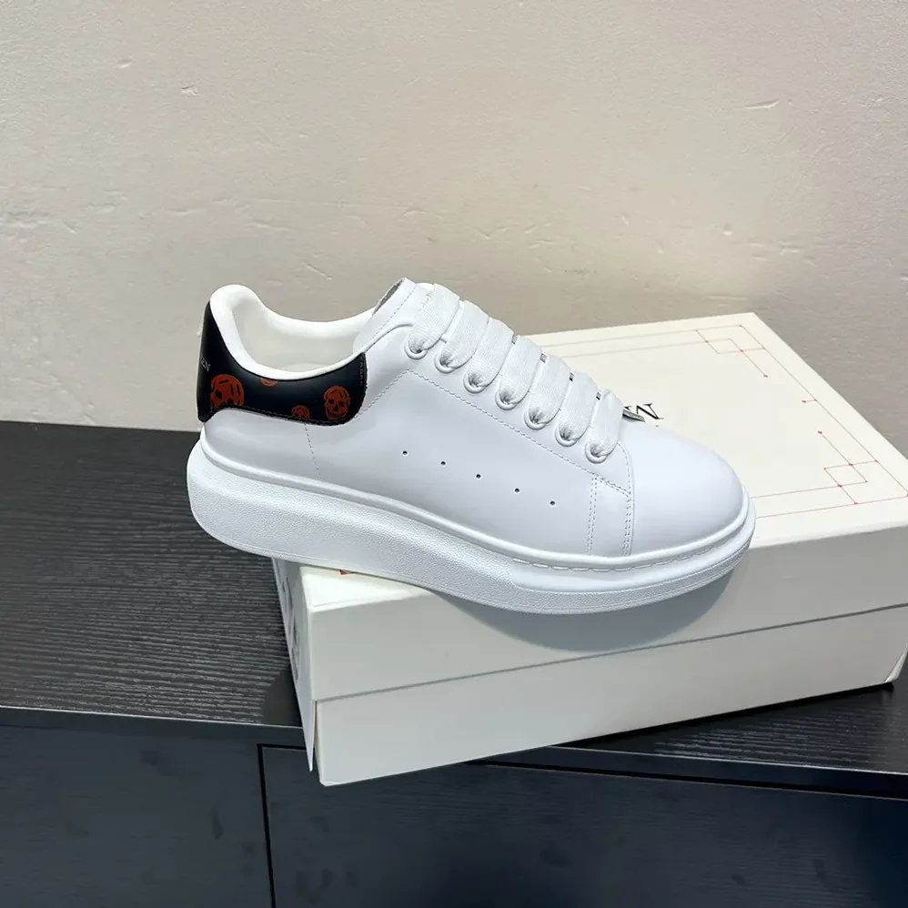 Alexander Mcqueen Oversized Sneaker in White for Unisex in Red Alexander Mcqueen Oversized Sneaker in White for Unisex in Red