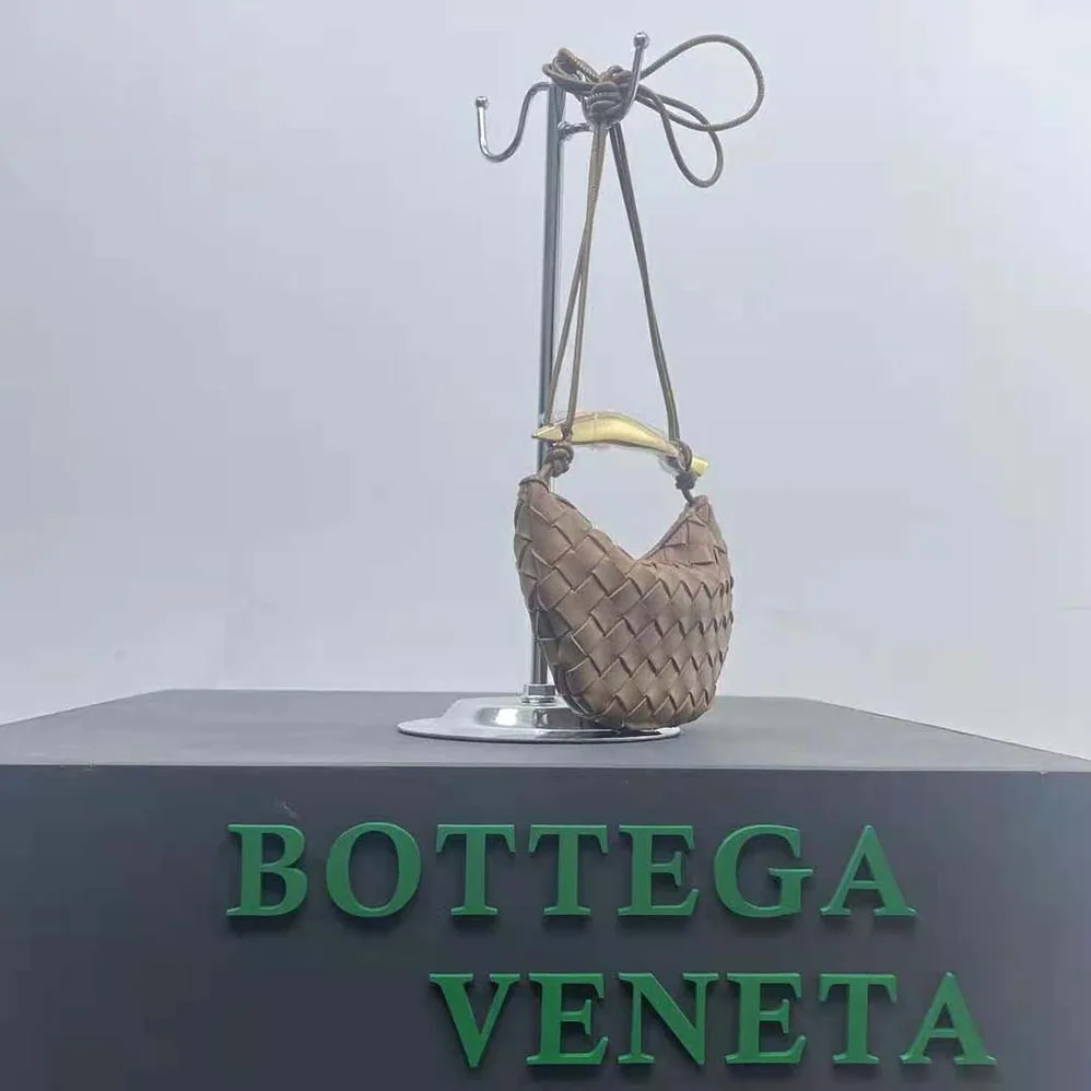 Bottega Veneta Mini Sardine in Supple Lambskin Leather for Women in Brown