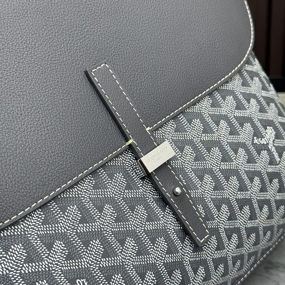 Goyard Coursier Messenger Bag for Unisex in Grey